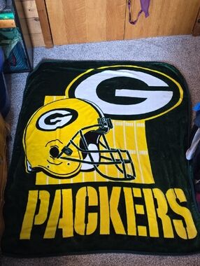 Plush Throw Blanket - Green & Yellow